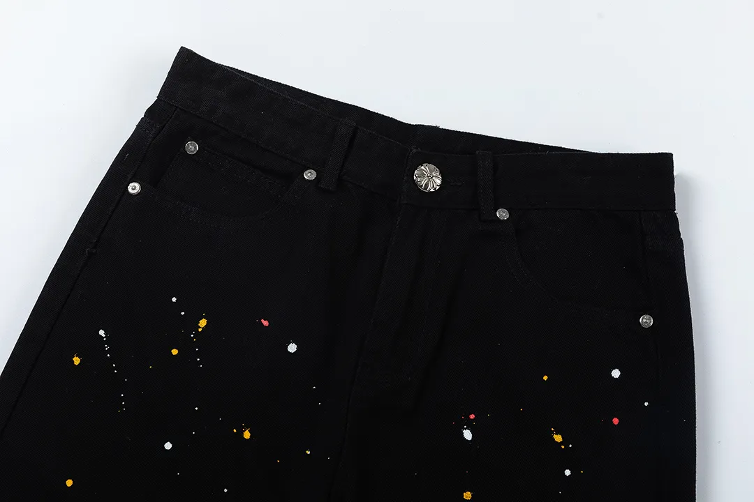 KE952#P230 The only correct leather label version on the market Chrome Hearts CH Cross embroidery distressed jeans Top ceiling quality 100% correct version The correct version is here!  Believe me this must be the best quality you will ever come across! ! Excellent value for money! !  Styles with different washes and textures are very friendly to people with thin legs and thick legs. The straight version is very flattering to the shape of the legs. The moderate length is timeless and easy to match. It is the basis of various styles and a must-have in the wardrobe! ! Add a little stacking to easily control the clean fit trend that has exploded this year. The fabric is stiff but also makes the upper body soft without losing texture. The sides and cuffs of some styles have a bone-wash effect. The vintage flavor pops up all at once. It’s really hard not to love it! ✅Correctly customize the Croxin metal leather label on the back panel. It is definitely not sold directly with the cross on the finished jeans. 1:1 copying strives for excellence and the details are perfectly grasped. ✅The cross leather label has clear and smooth routing. Exquisite turning and top-notch craftsmanship. ✅Buttons, zippers and hardware are all customized versions of the Croxin LOGO. ✅High-cost washing process.